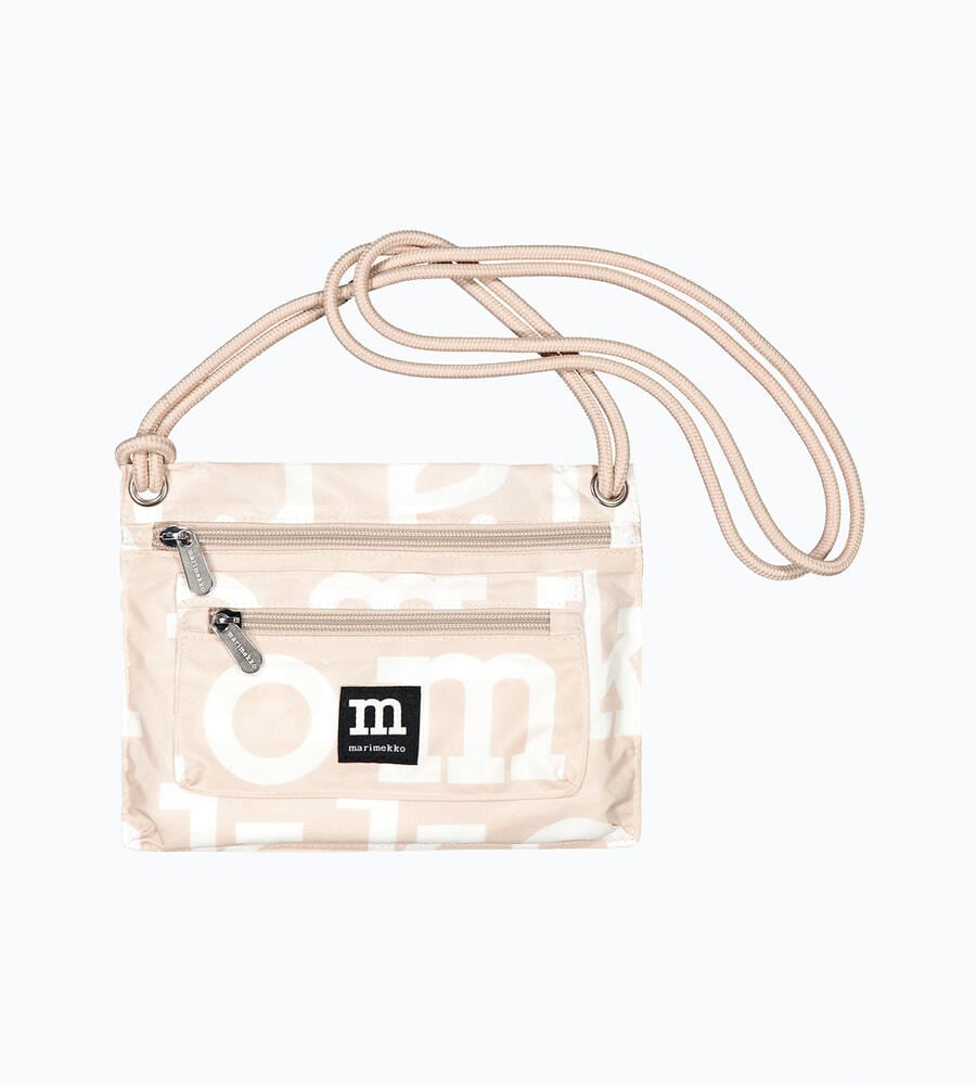 Logo Smart トラベルバッグ ショルダーバッグ Marimekko マリメッコ ルック公式ファッションブランド通販サイト Look E Shop Logo Smart トラベルバッグ ショルダーバッグ Marimekko マリメッコ ルック公式ファッションブランド通販サイト Look E Shop