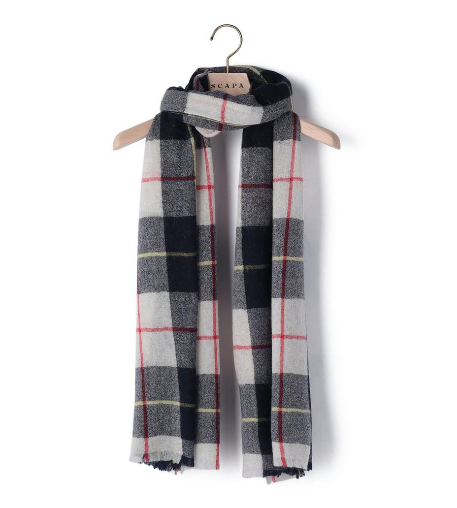 WEB限定】チェックマフラー｜ストール｜SCAPA(スキャパ)｜ルック
